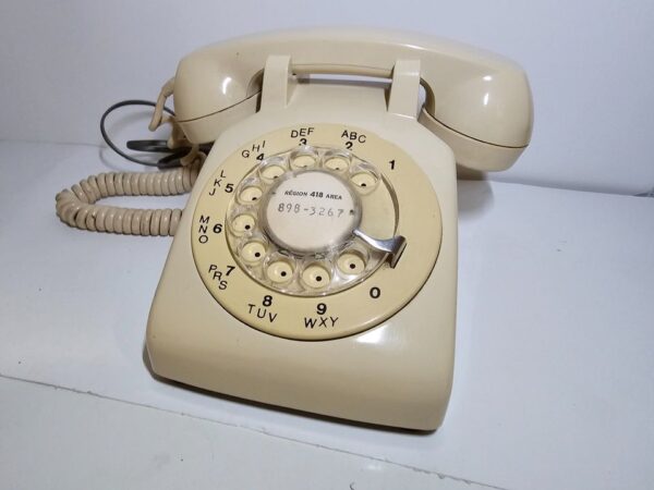Vintage Phone Autographed by Denis Lemieux! ’Trade me right fing now!’ Edition!